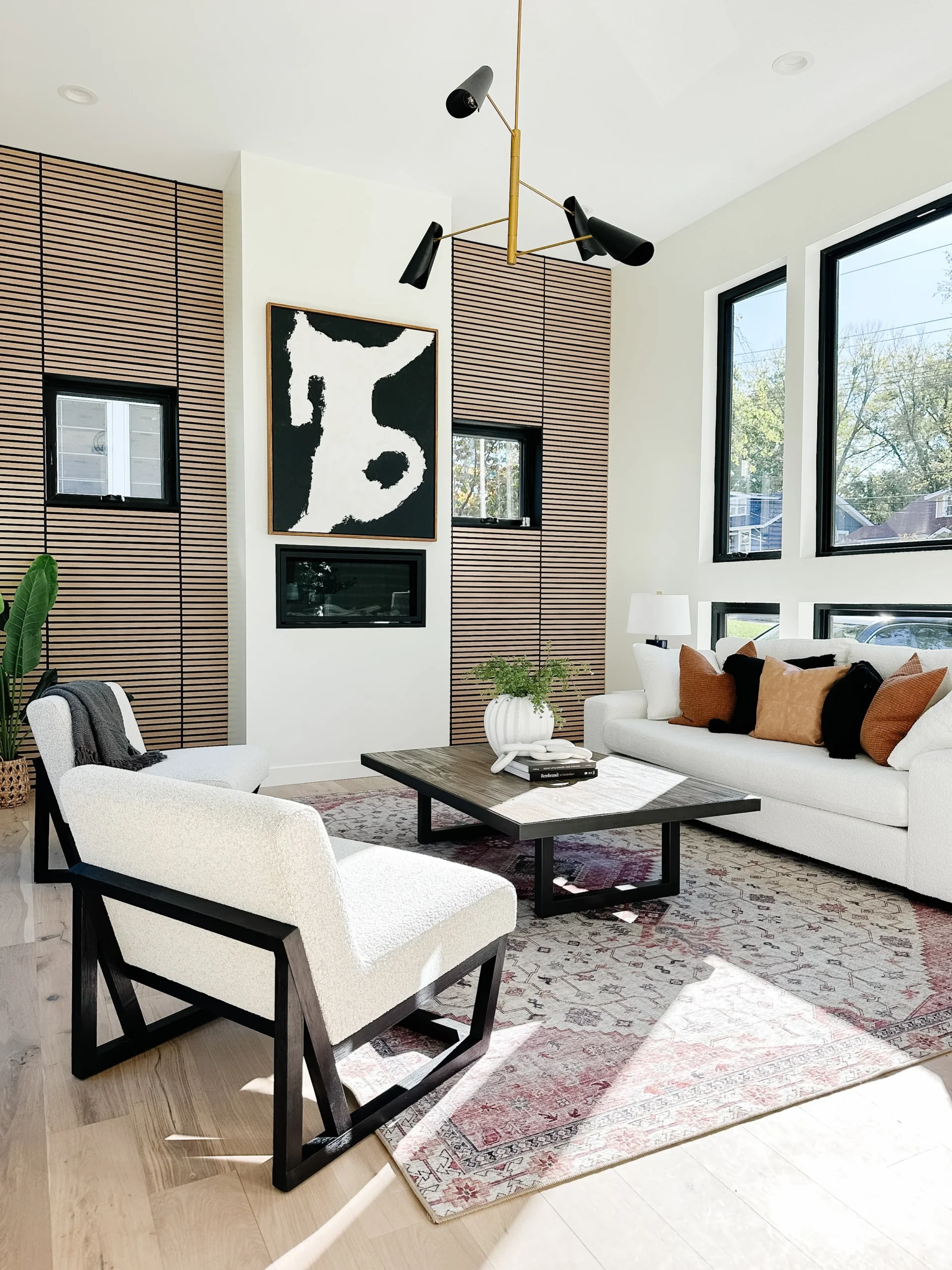 The minimalistic decor in this living room provides the perfect touch of class and elegance